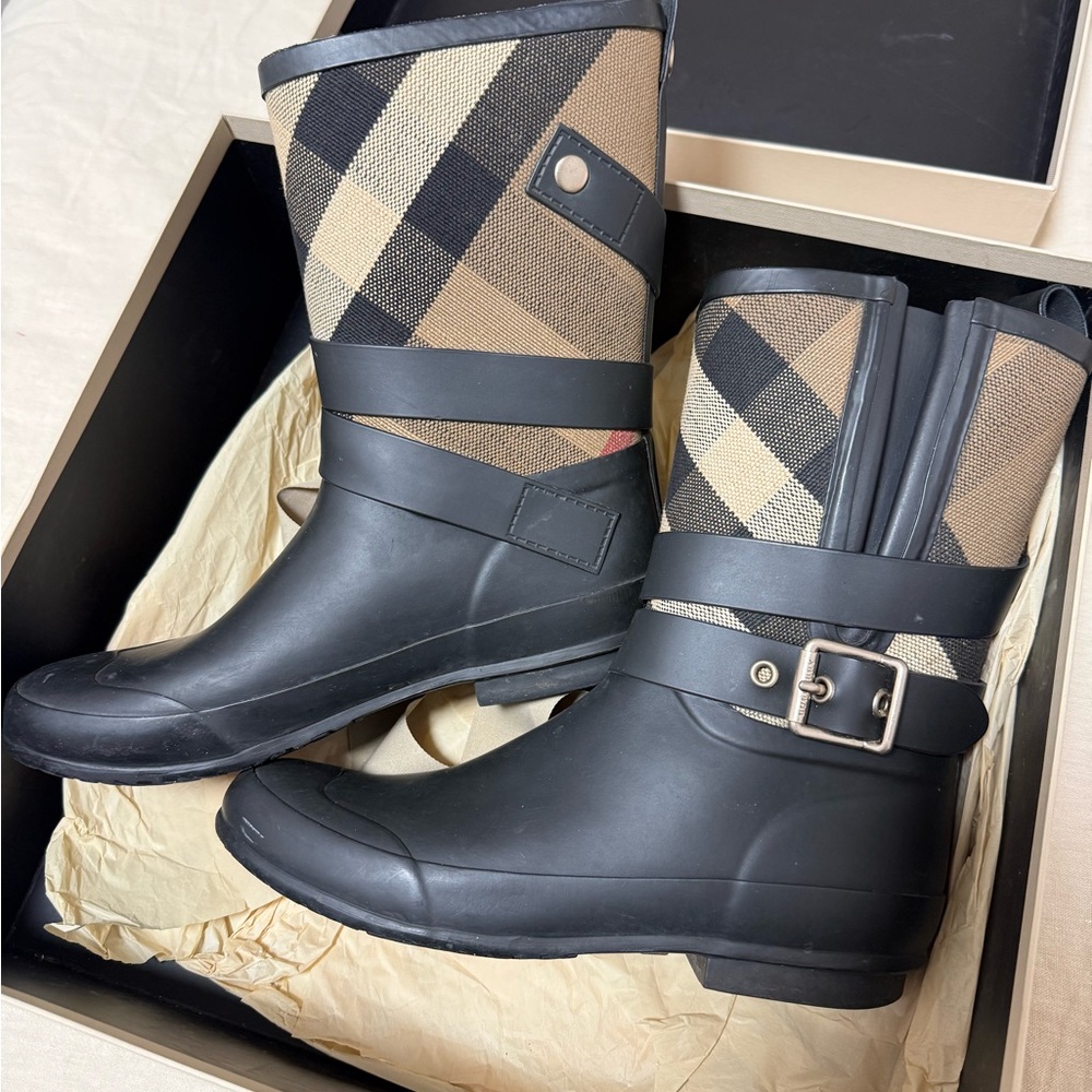 Burberry Black and Tan Checkered Women's Boots
